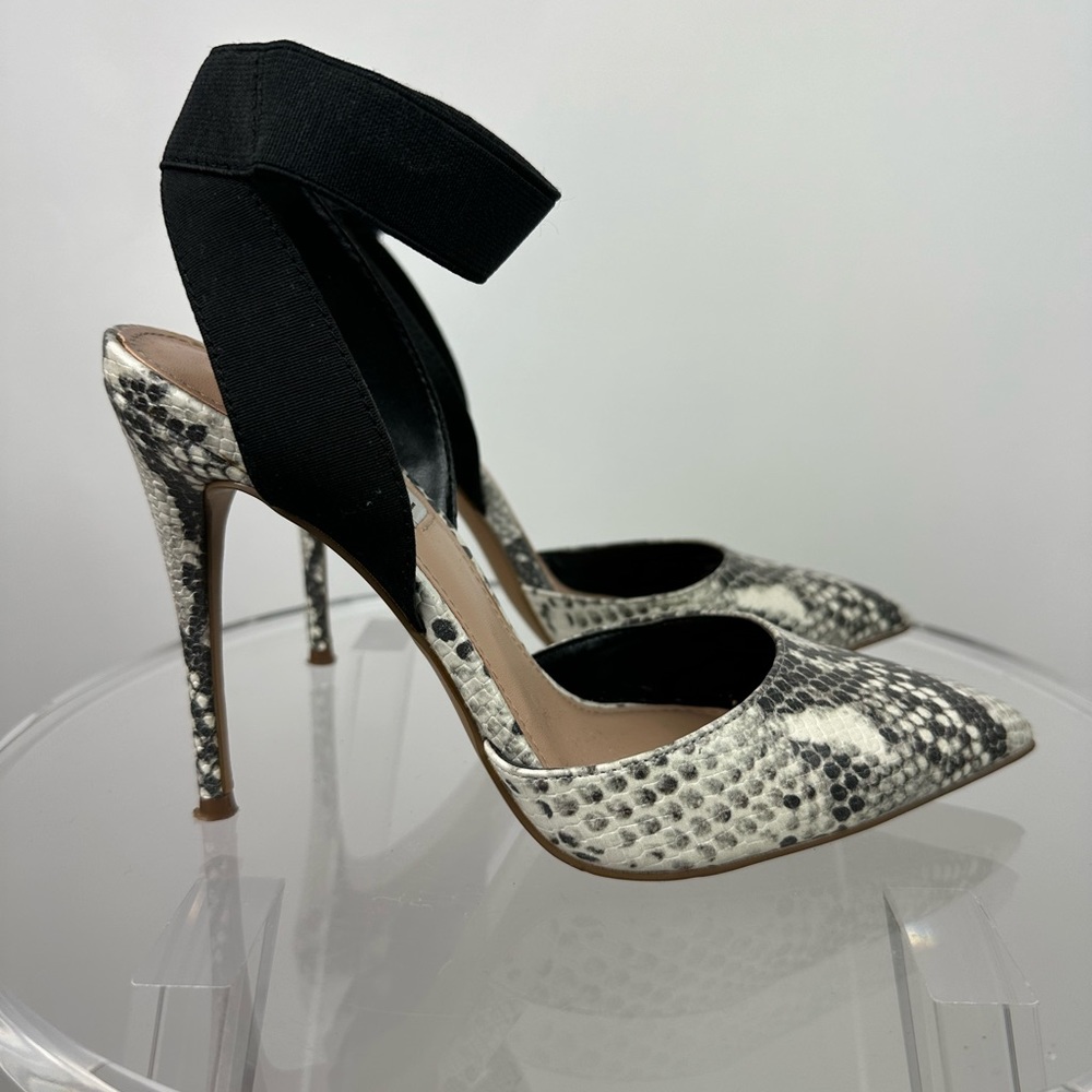 STEVE MADDEN SNAKESKIN STRETCHY STRAP PUMPS